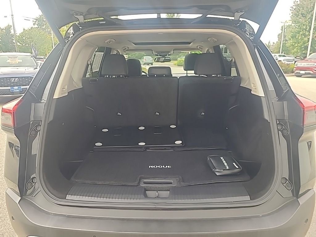 Used 2023 Nissan Rogue SL w/ SL Premium Package image 26
