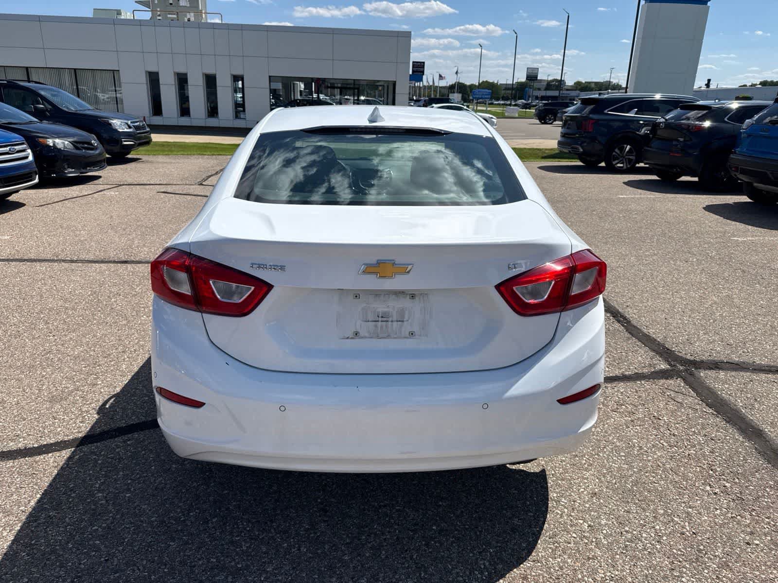 Used 2018 Chevrolet Cruze LT w/ Convenience Package FWD image 13