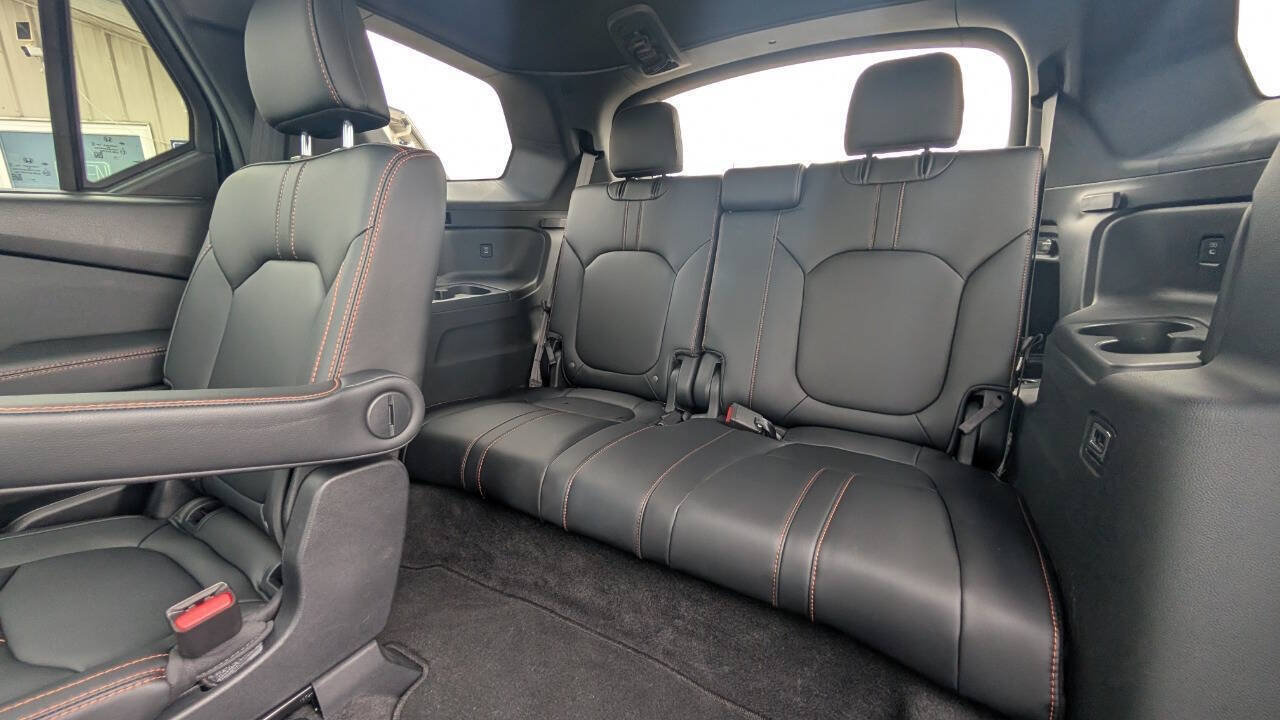 Used 2025 Honda Pilot TrailSport image 28