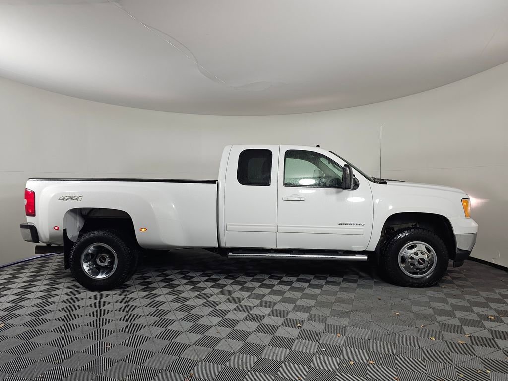 Used 2011 GMC Sierra 3500 SLT w/ SLT Convenience Package image 8