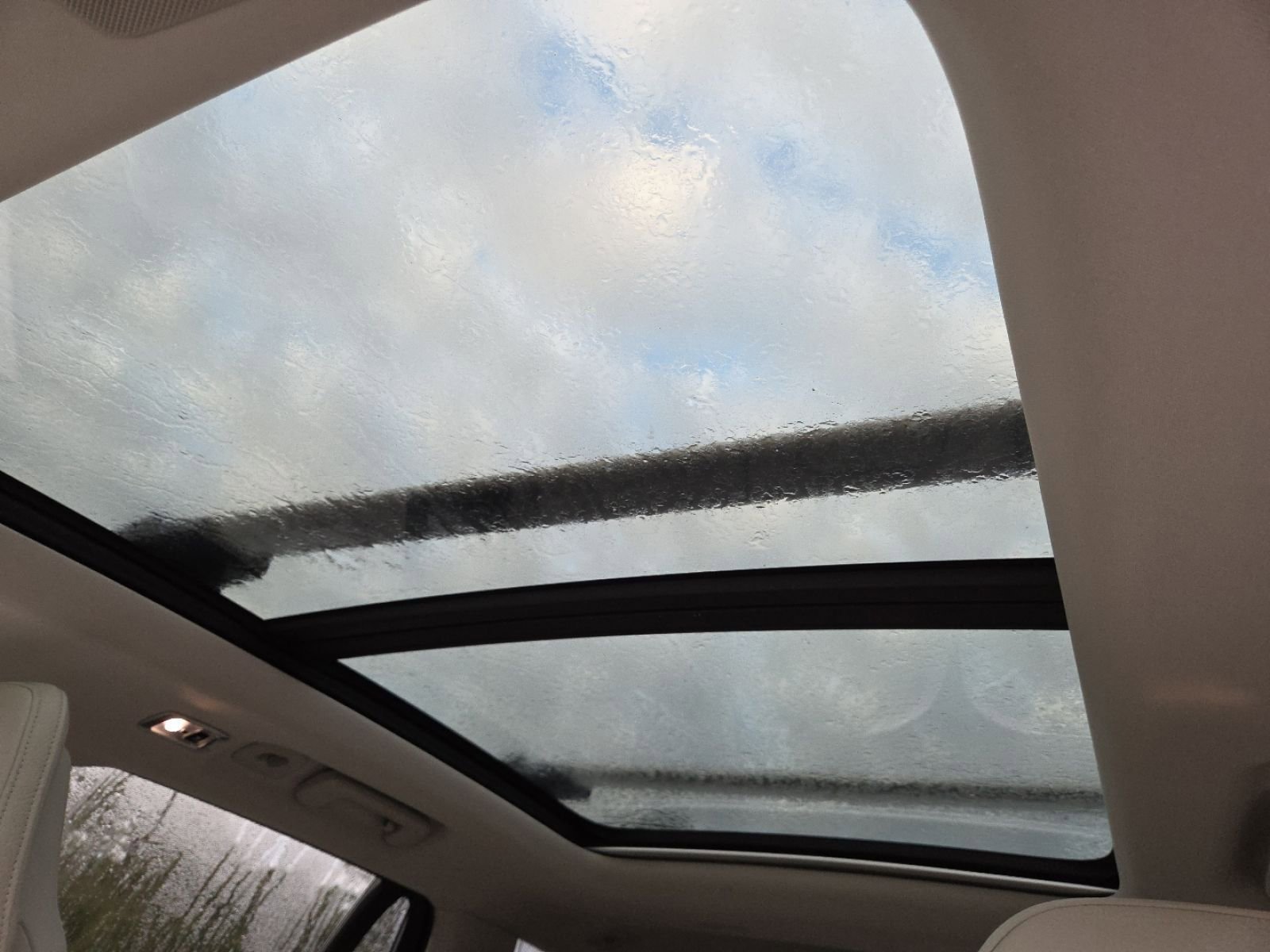 Used 2022 Volvo XC90 T5 Momentum w/ Advanced Package image 4