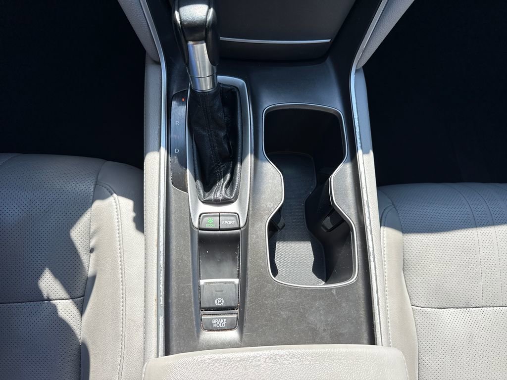 Used 2018 Honda Accord Touring image 22