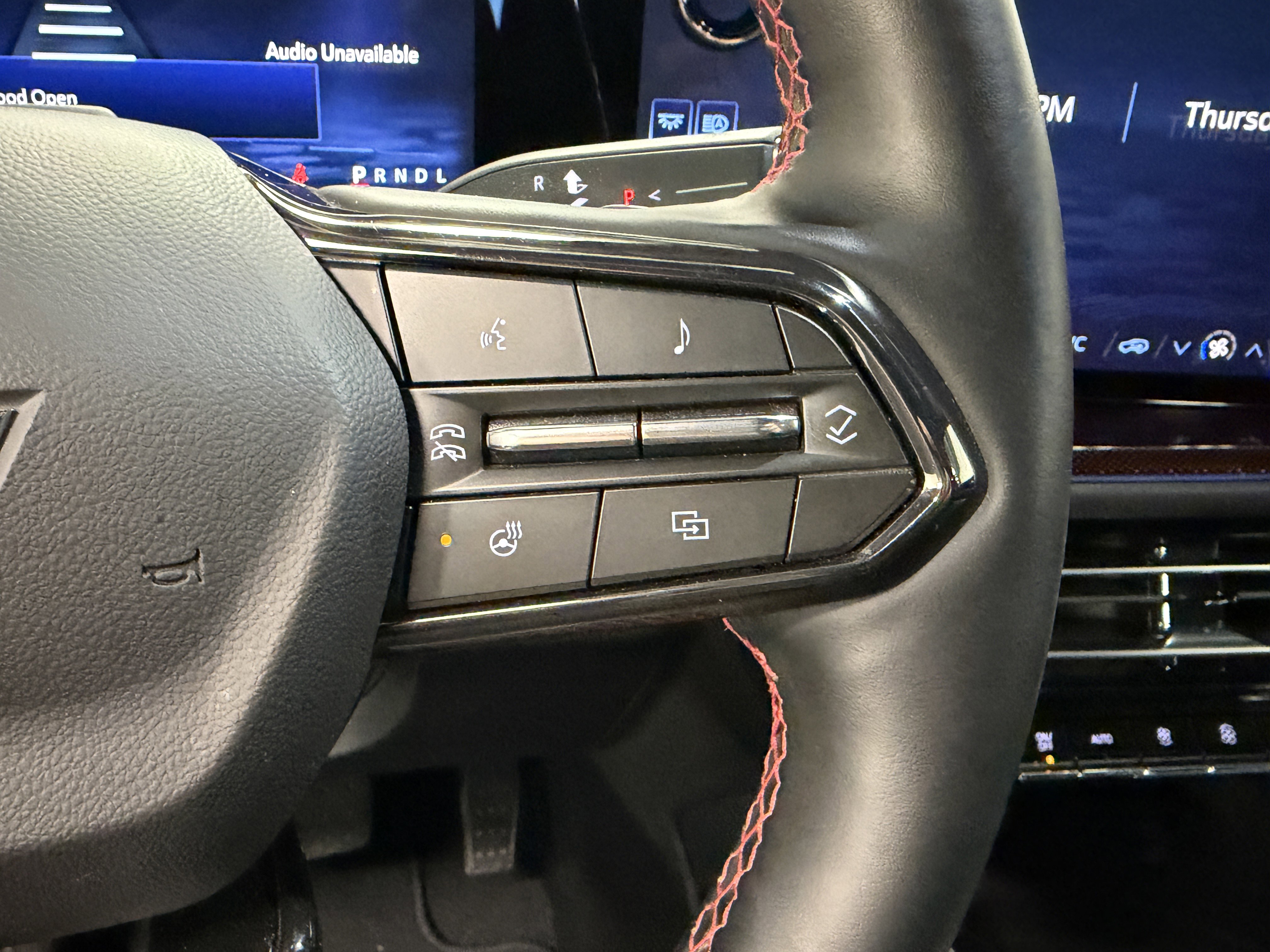 Used 2024 Chevrolet Traverse RS image 16