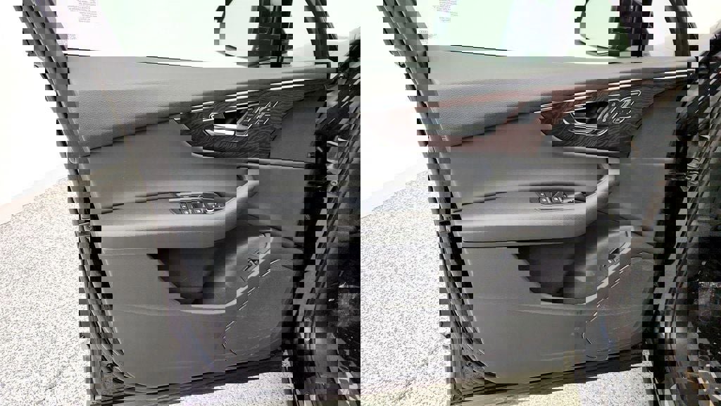 Used 2020 Audi Q7 3.0T Premium w/ Convenience Package image 11