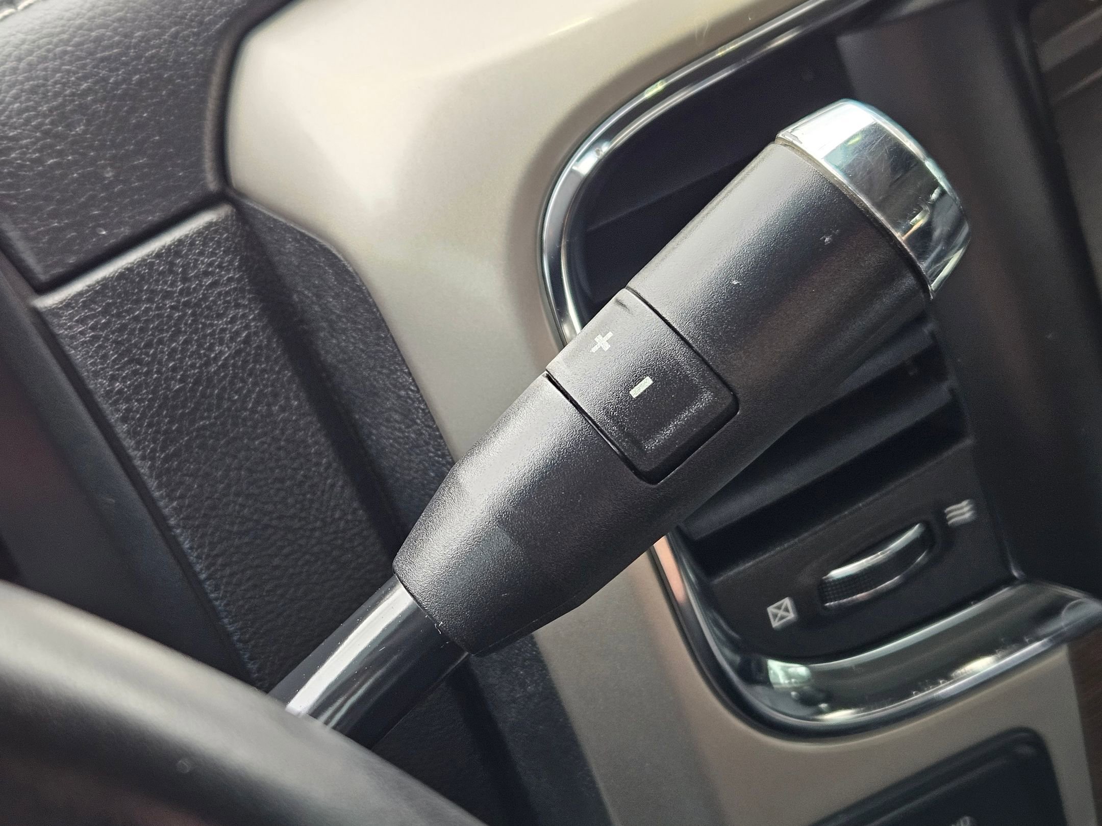 Used 2014 RAM 2500 Laramie w/ Convenience Group AWD/4WD image 17