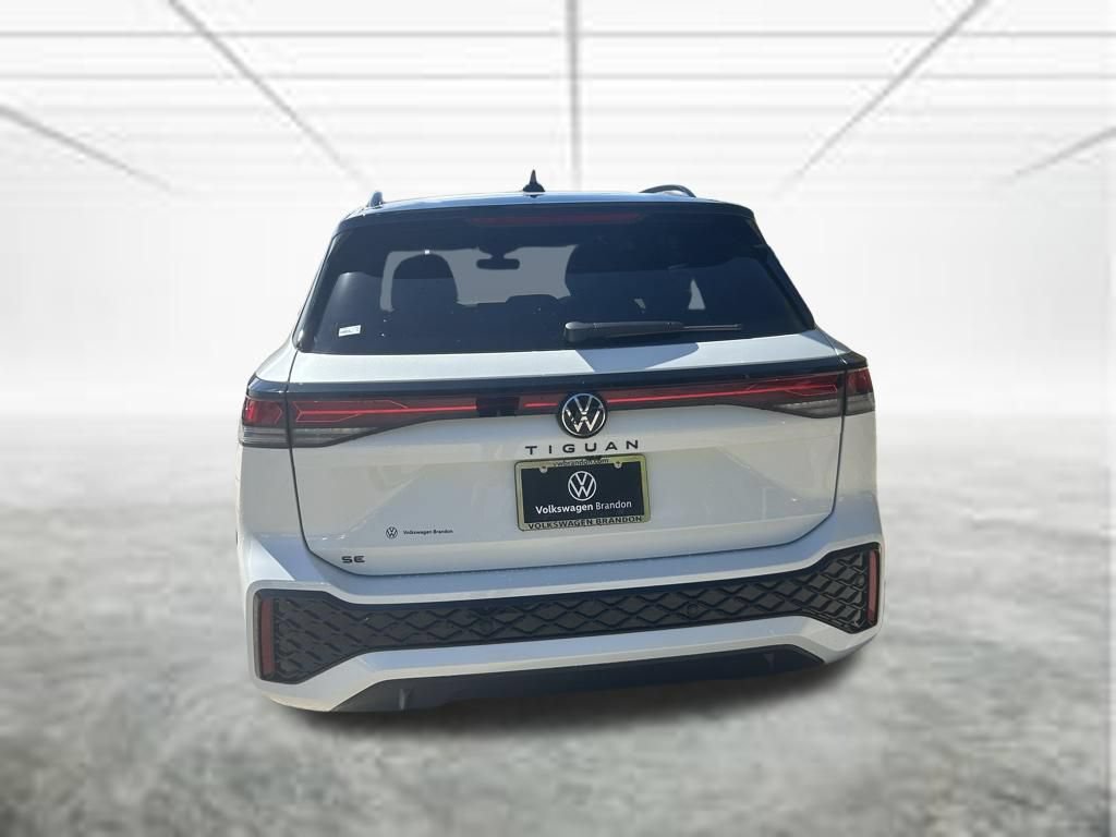 New 2026 Volkswagen Tiguan SE R-Line FWD image 4