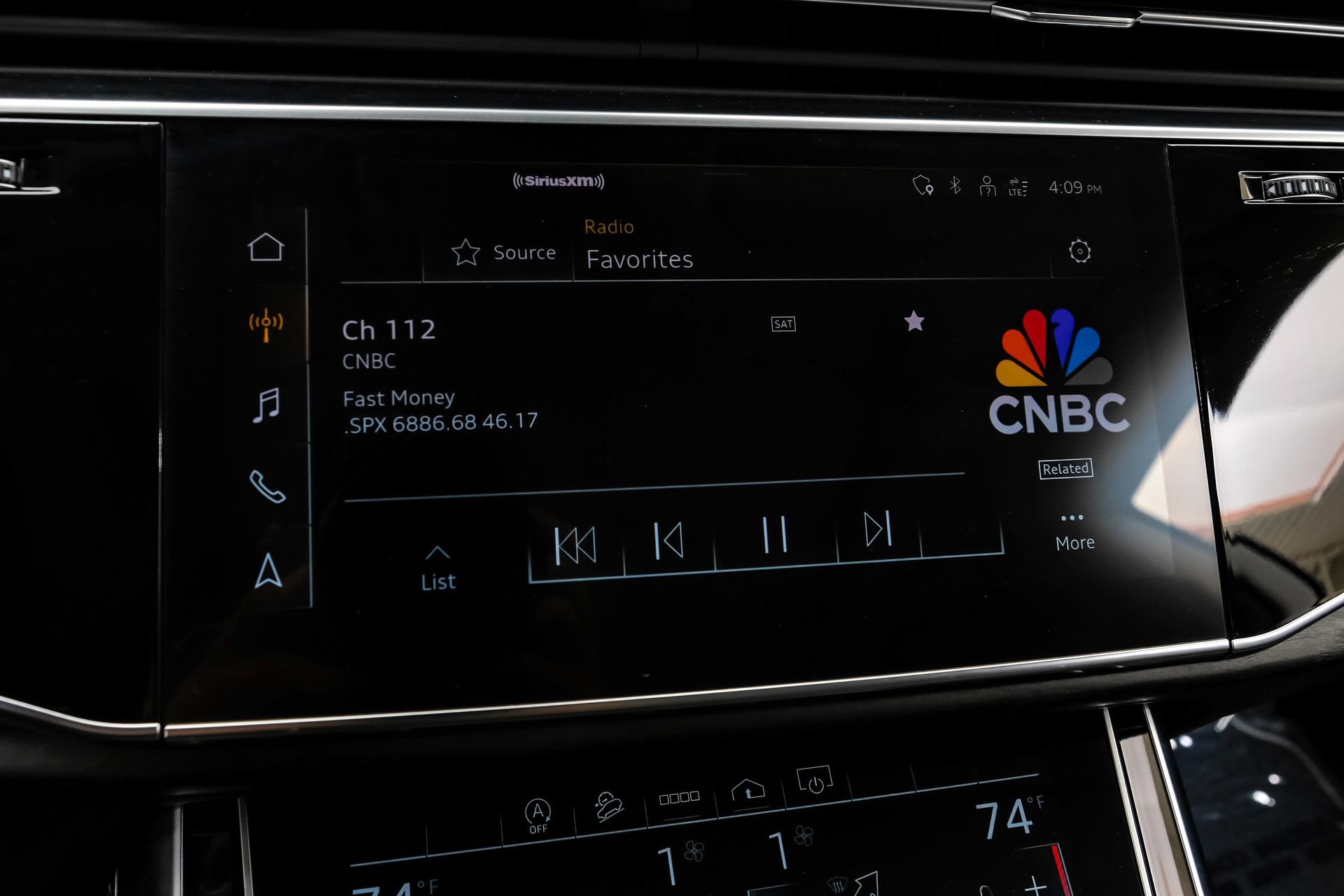 Used 2023 Audi Q8 Premium Plus w/ Premium Plus Package image 31