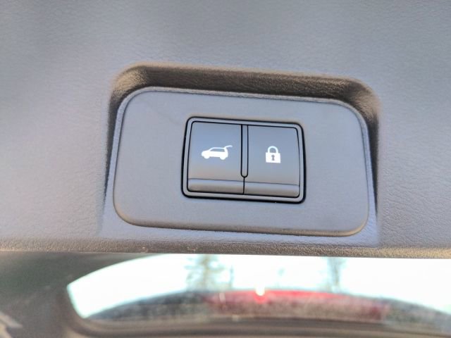 Used 2024 Nissan Rogue SV image 18