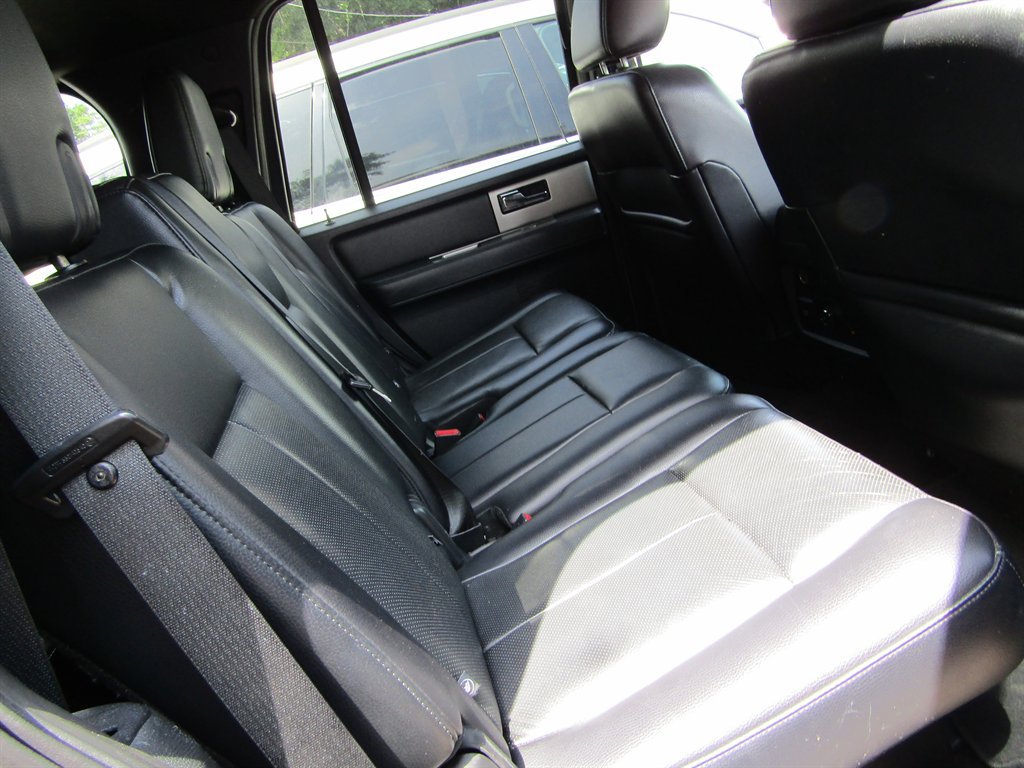 Used 2017 Ford Expedition Limited w/ Equipment Group 301A RWD image 5