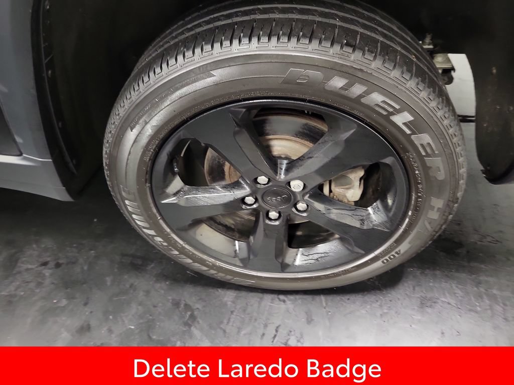 Used 2023 Jeep Grand Cherokee L Laredo AWD/4WD image 12