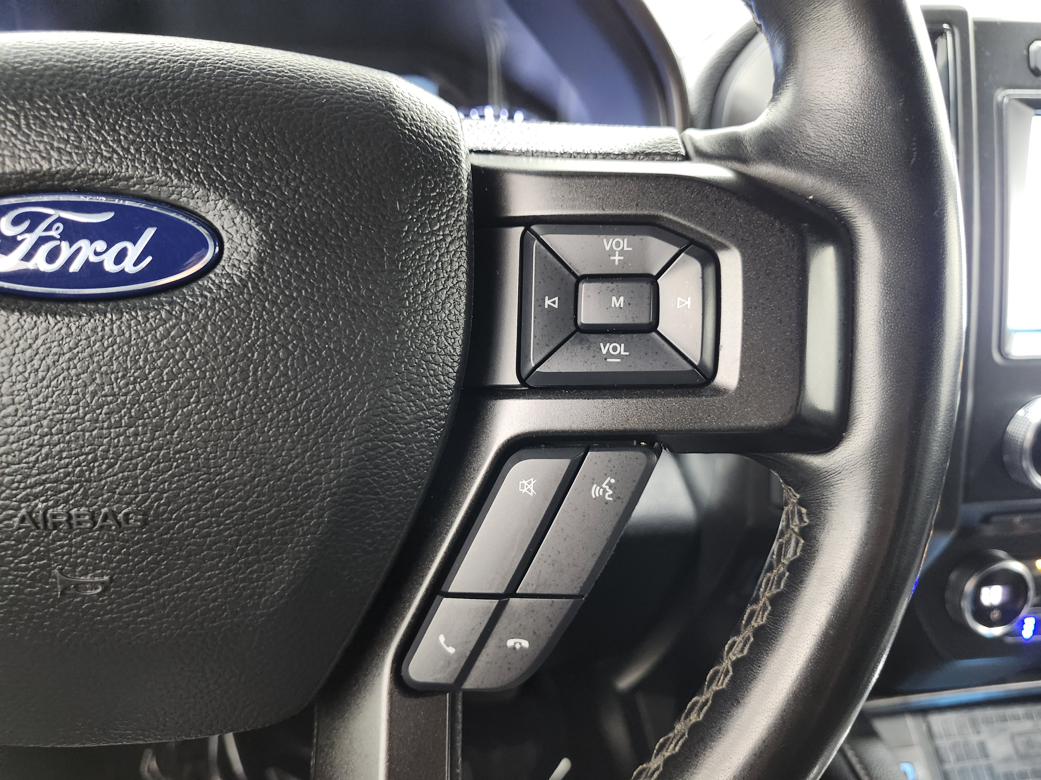 Used 2018 Ford Expedition Limited AWD/4WD image 36