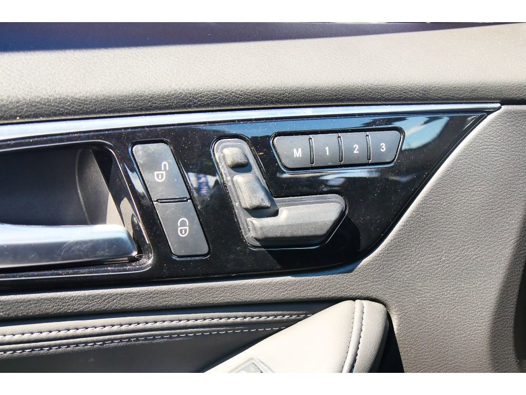 Used 2018 INFINITI QX30 Premium w/ Navigation Package image 22