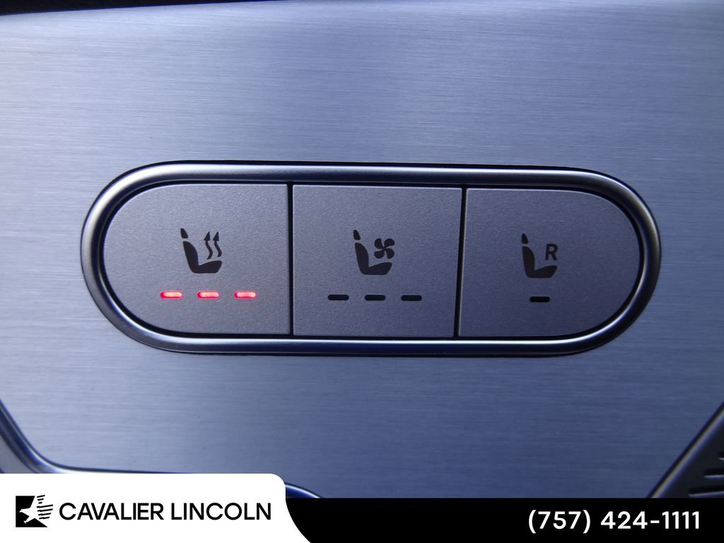 Used 2024 Mercedes-Benz GLS 450 4MATIC image 20