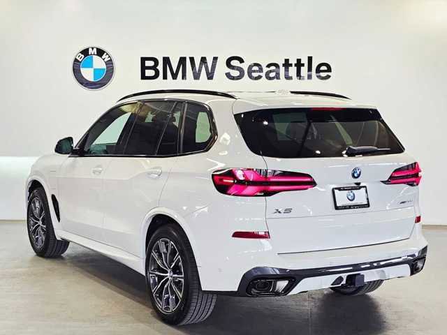 Certified 2025 BMW X5 xDrive50e w/ M Sport Package AWD/4WD image 4
