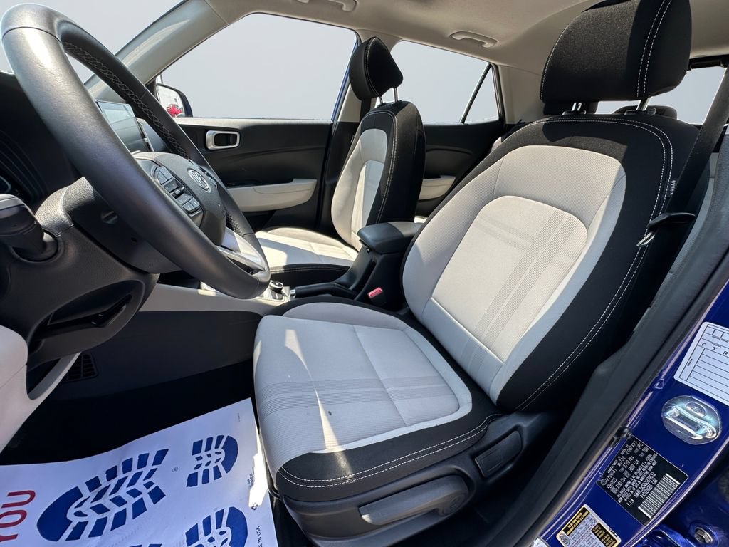Used 2025 Hyundai Venue SEL FWD image 9