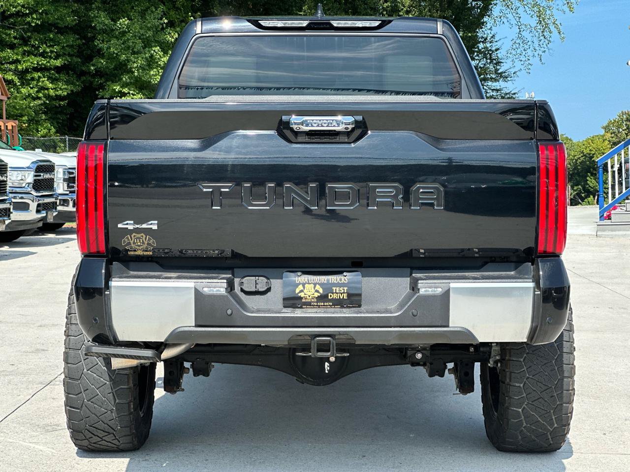 Used 2022 Toyota Tundra Limited w/ Power Package AWD/4WD image 6