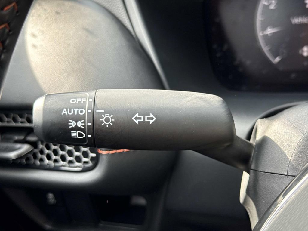 Used 2025 Honda HR-V Sport image 11