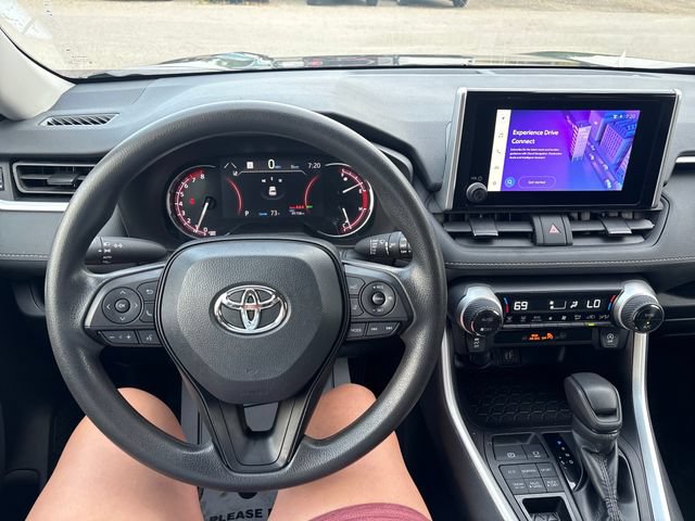 Used 2024 Toyota RAV4 XLE AWD/4WD image 10