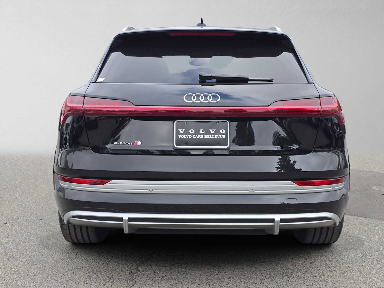 Used 2023 Audi e-tron S Premium Plus AWD/4WD image 4
