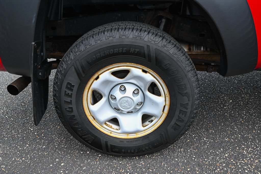 Used 2014 Toyota Tacoma 4x4 Regular Cab image 14