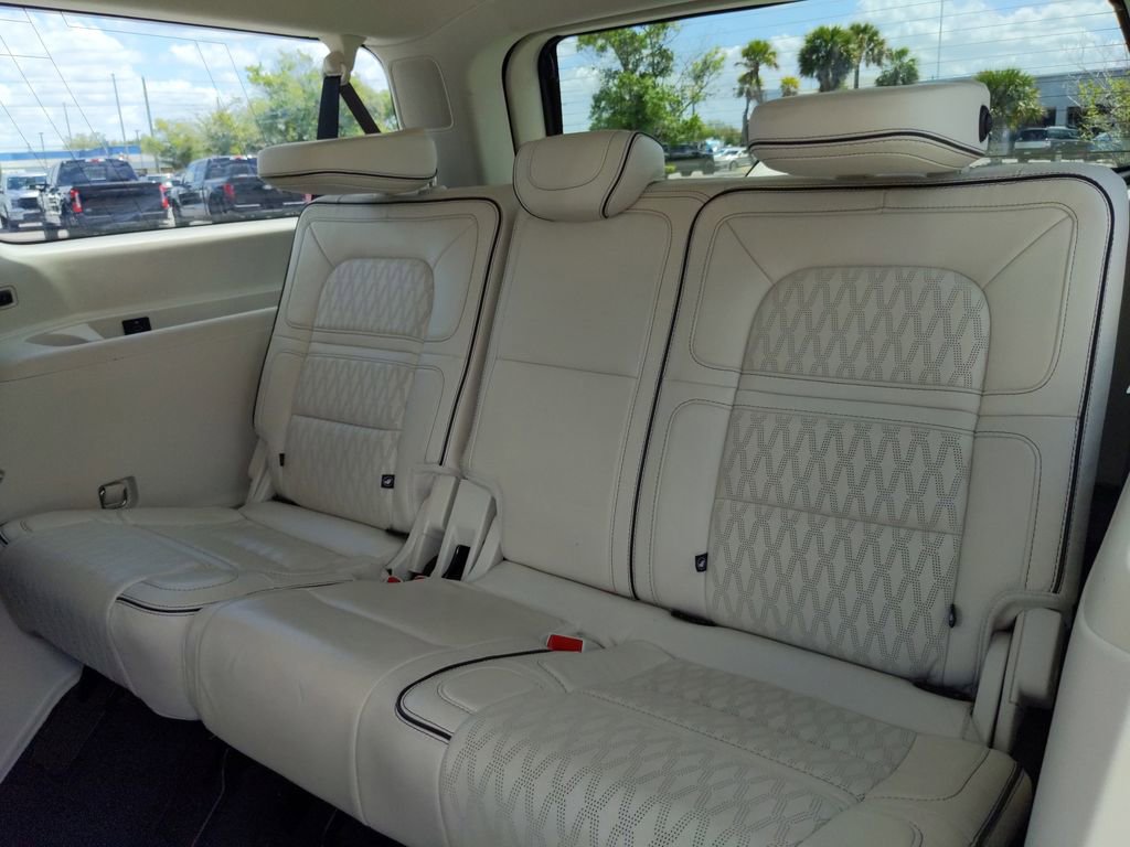 Used 2022 Lincoln Navigator L Black Label AWD/4WD image 17