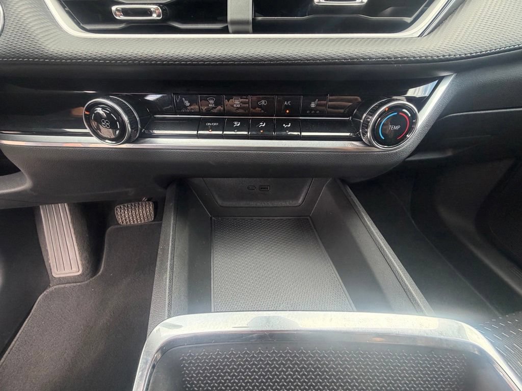 Used 2026 Chevrolet Equinox LT AWD/4WD image 28
