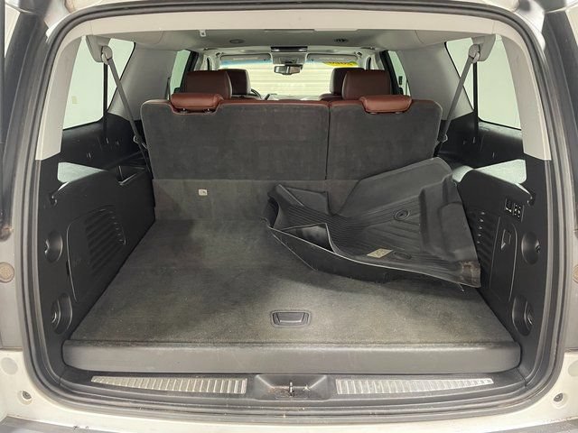Used 2020 Chevrolet Suburban Premier w/ Premier Plus Edition AWD/4WD image 25