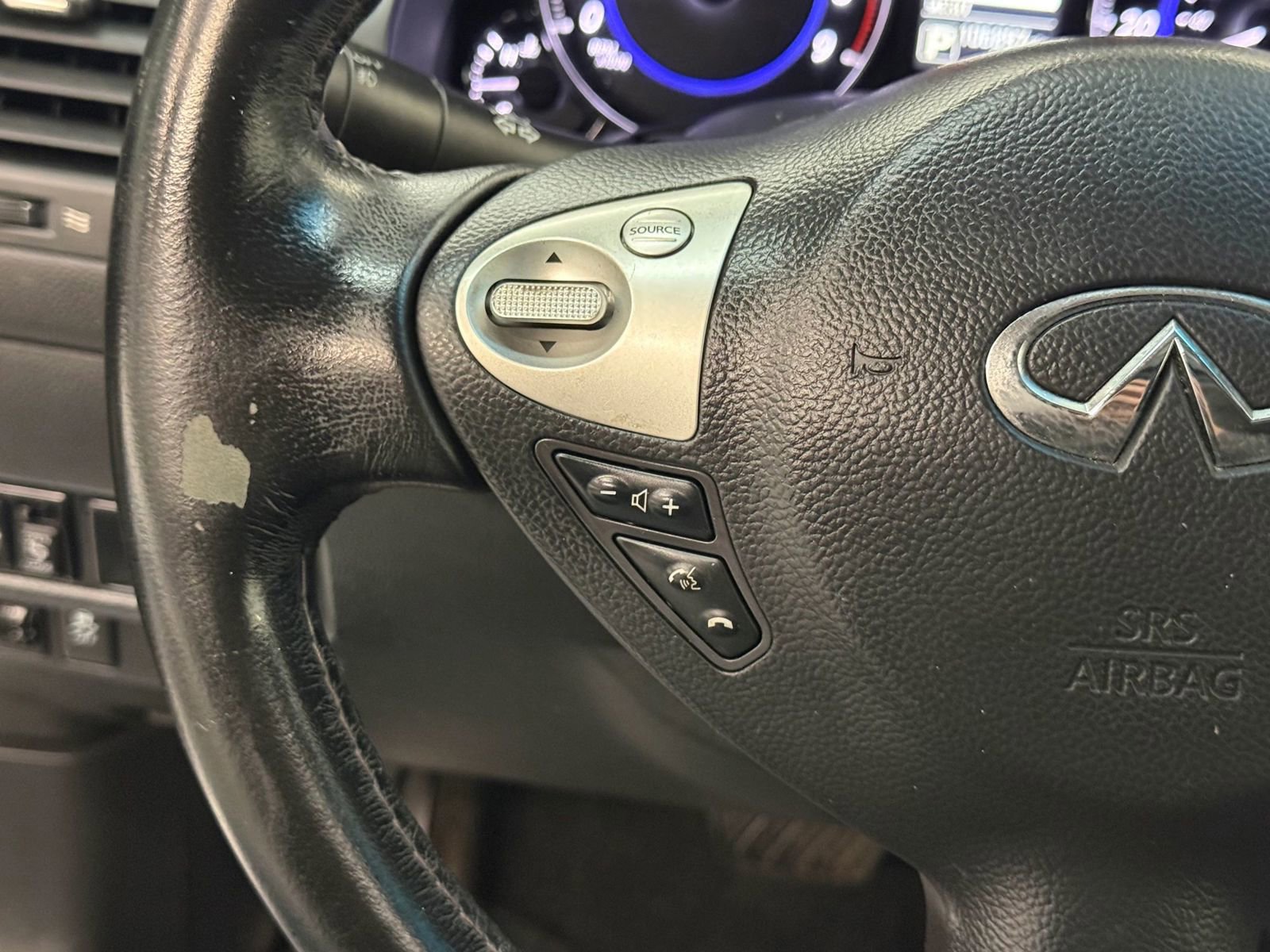 Used 2016 INFINITI QX70 3.7 image 29