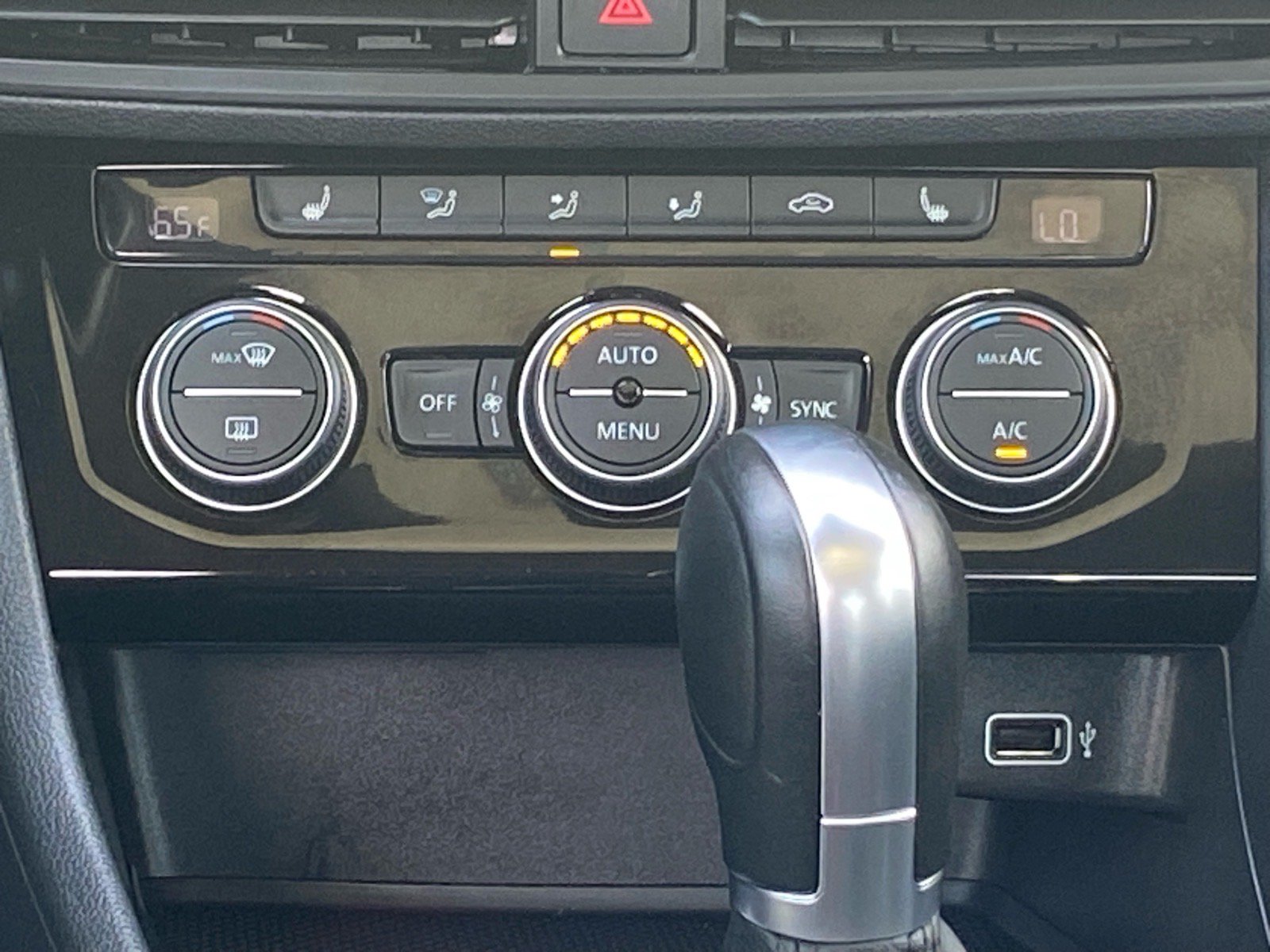 Used 2019 Volkswagen Jetta SEL FWD image 7
