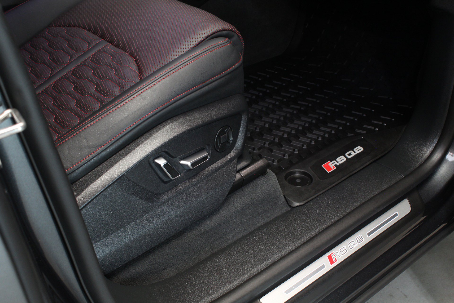 Used 2025 Audi RS Q8 performance AWD/4WD image 46