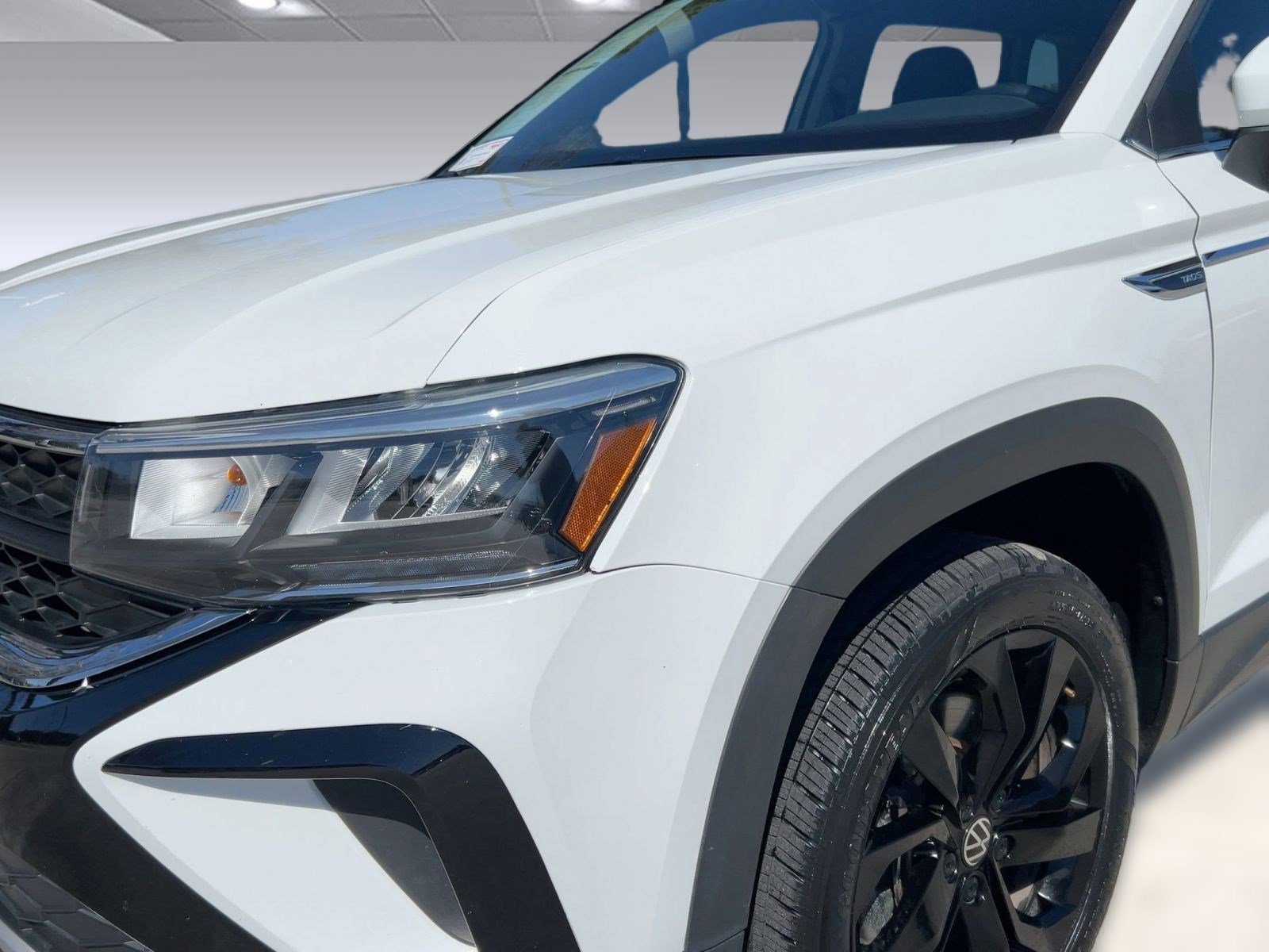 Used 2024 Volkswagen Taos SE image 10