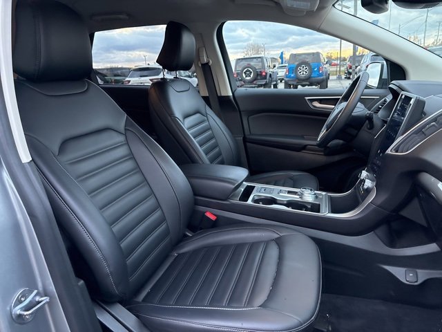 Used 2024 Ford Edge SEL w/ Convenience Package image 9