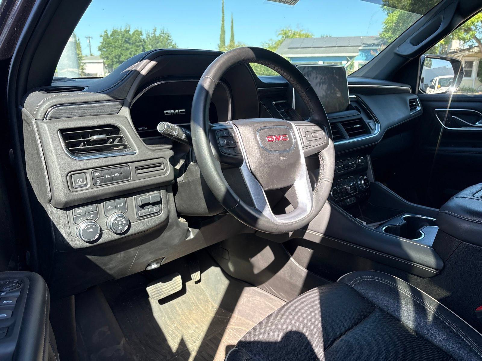 Used 2023 GMC Yukon SLT w/ Max Trailering Package AWD/4WD image 5