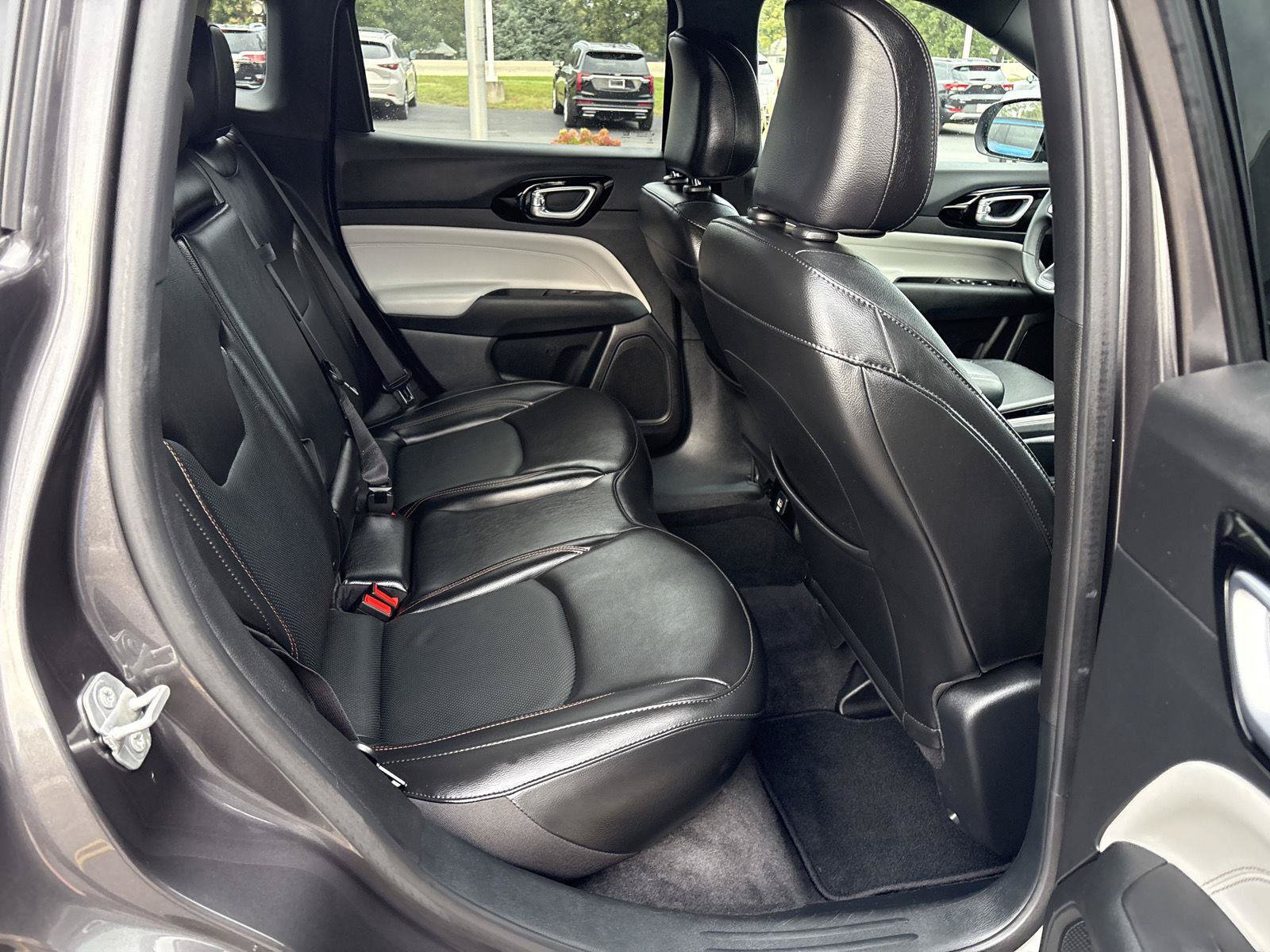 Used 2023 Jeep Compass Limited AWD/4WD image 12