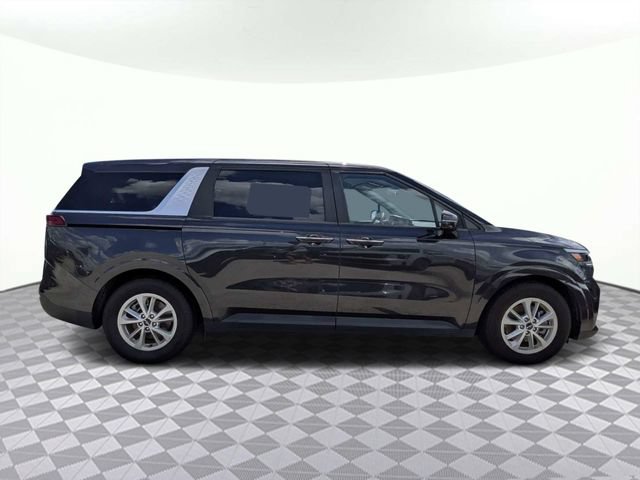 Used 2024 Kia Carnival LX FWD image 2