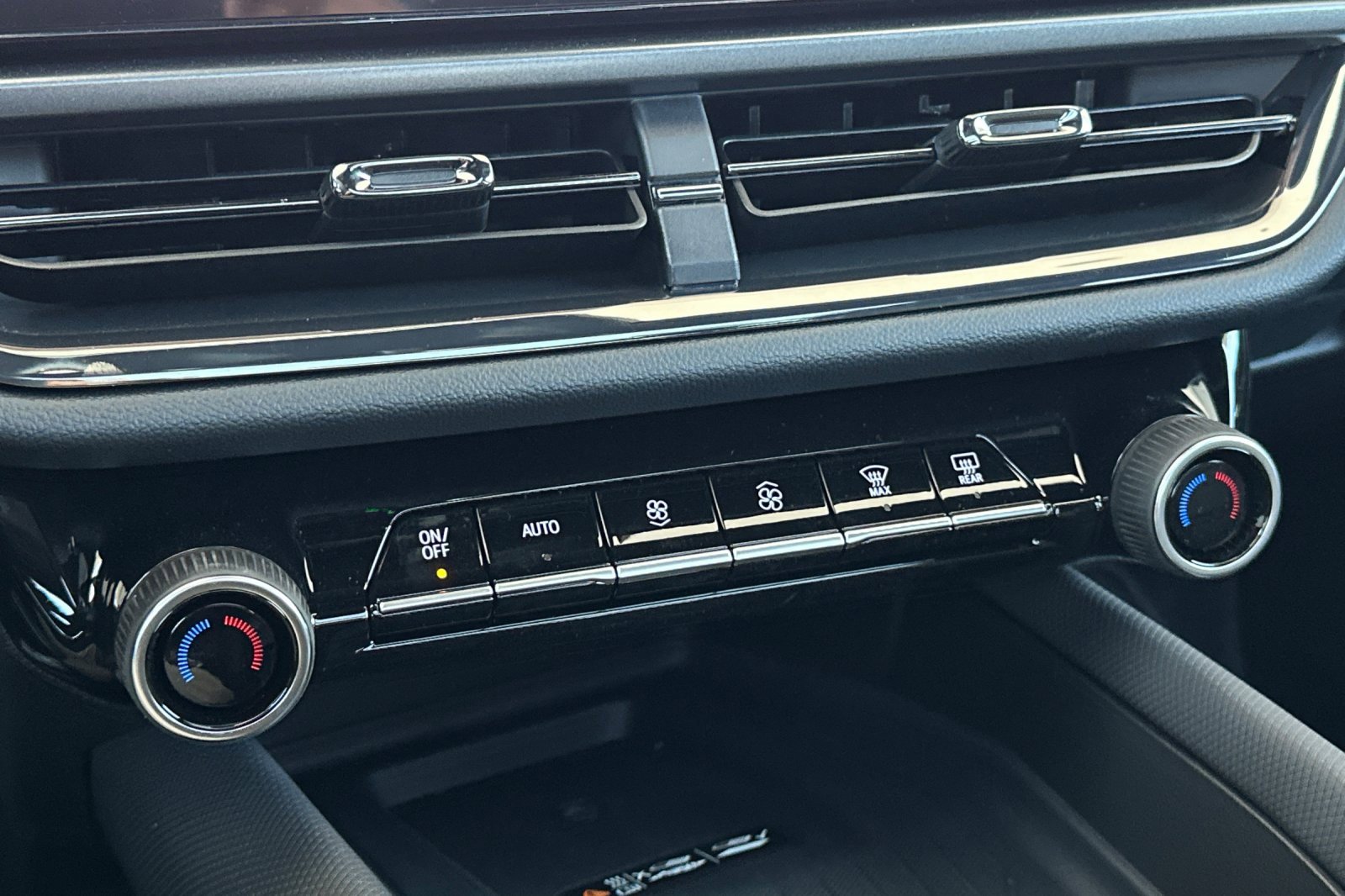 New 2025 Chevrolet Equinox EV RS image 21