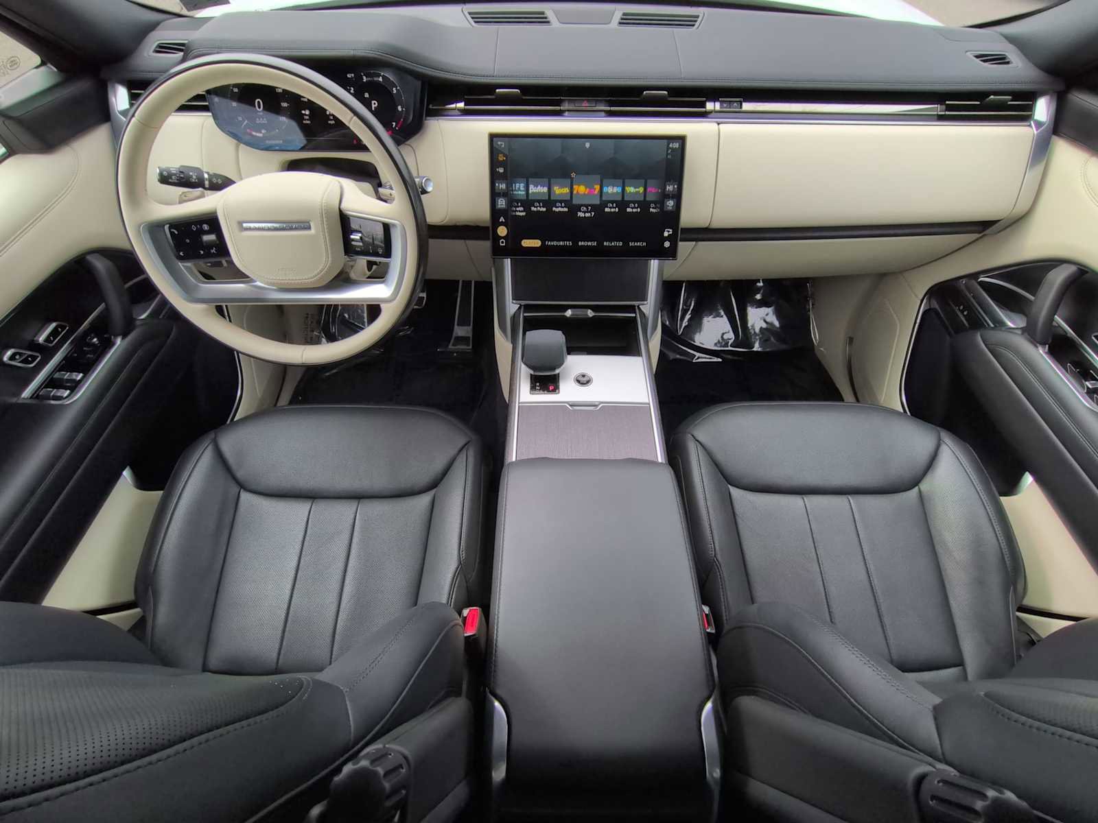 Used 2024 Land Rover Range Rover SE AWD/4WD image 16