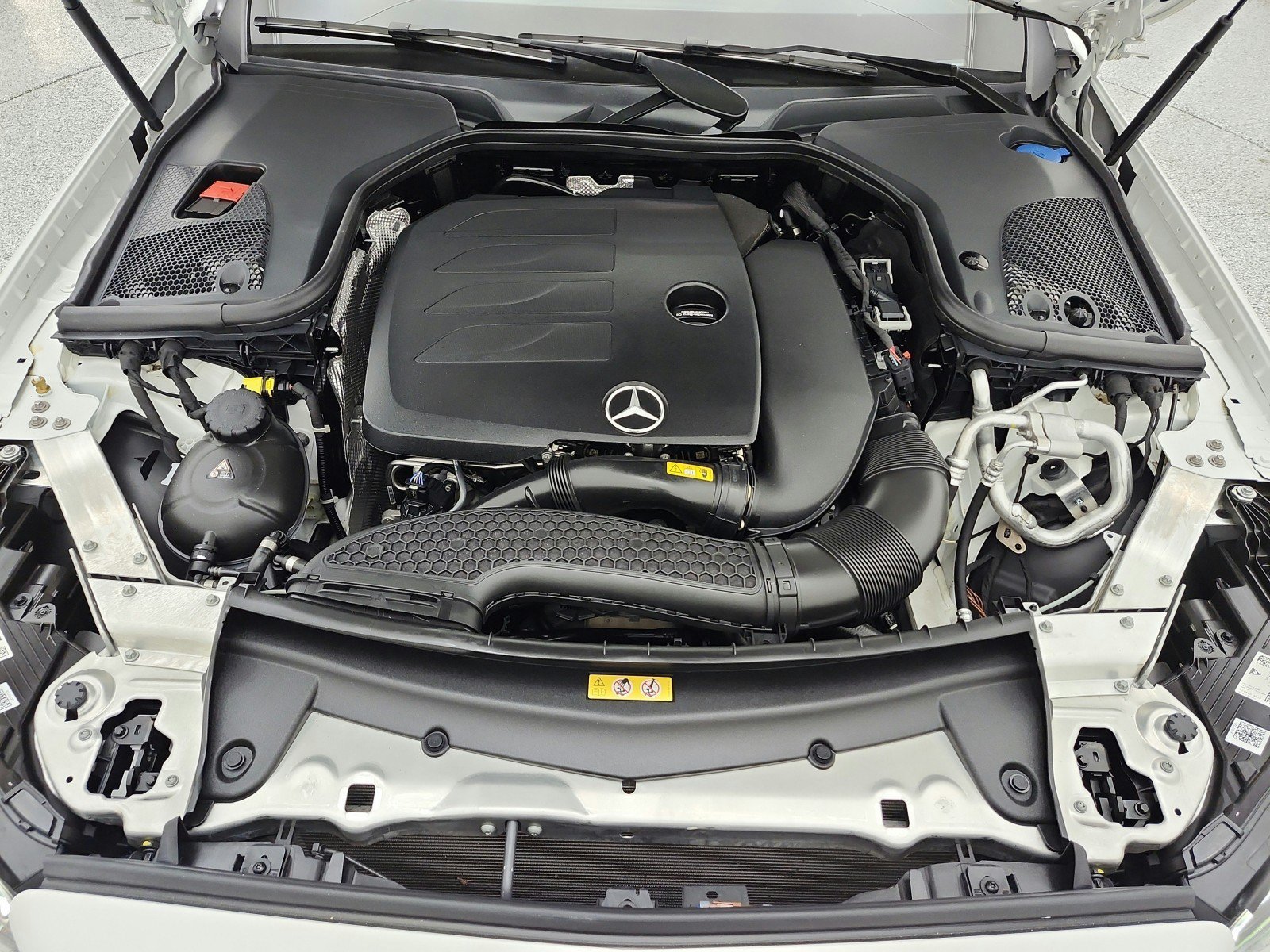 Used 2022 Mercedes-Benz E 350 Sedan image 16