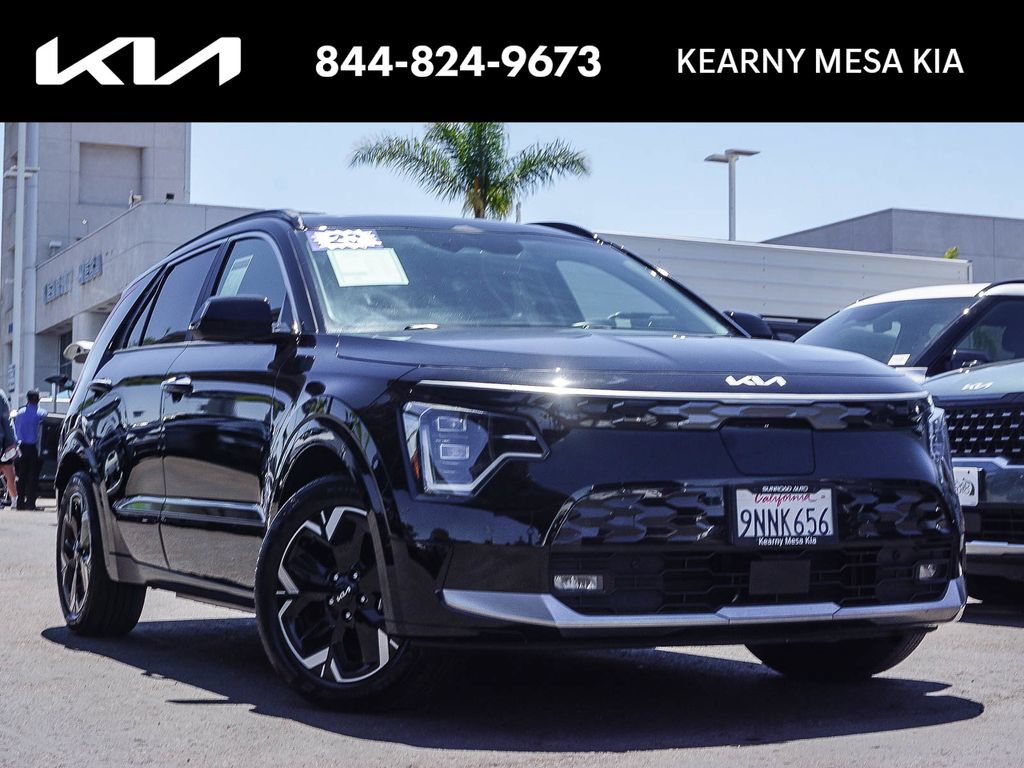 Certified 2023 Kia Niro Wave FWD image 1