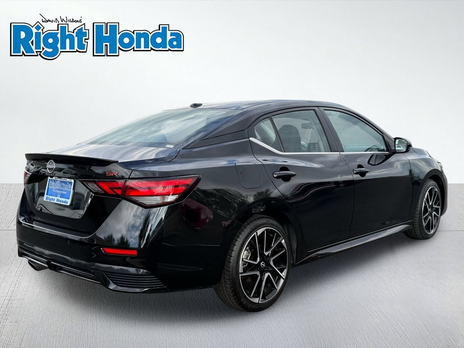 Used 2025 Nissan Sentra SR FWD image 7