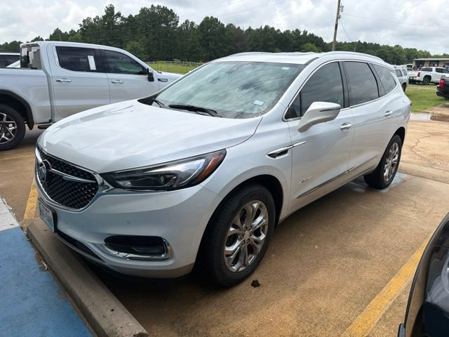 Used 2019 Buick Enclave Avenir w/ Avenir Technology Package AWD/4WD image 2