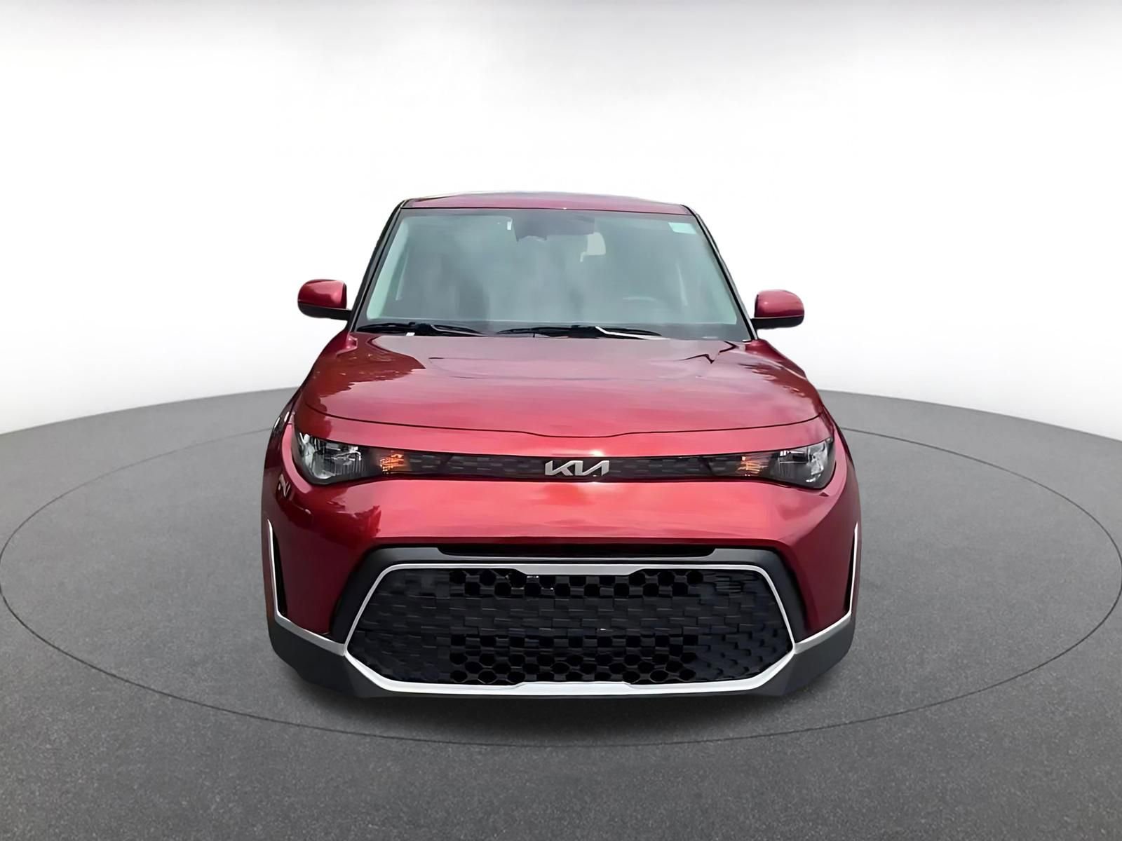 Used 2025 Kia Soul LX w/ LX Technology Package FWD image 4