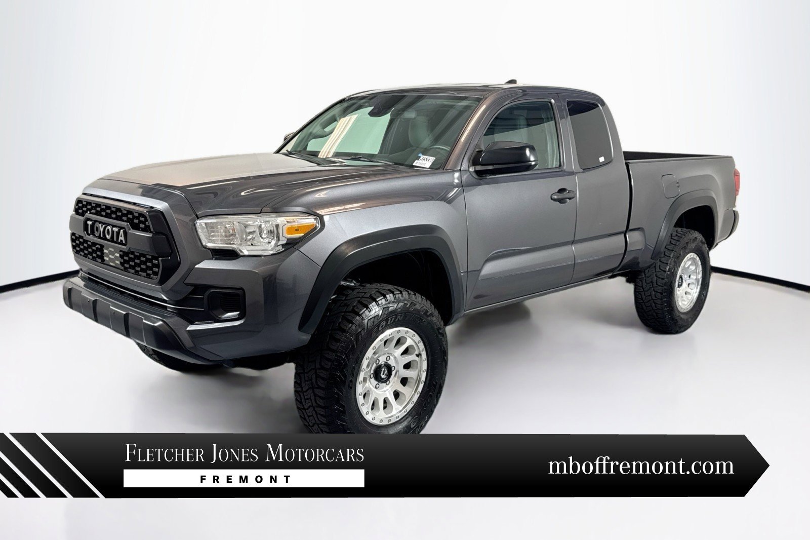 Used 2019 Toyota Tacoma SR w/ SX Package RWD image 1