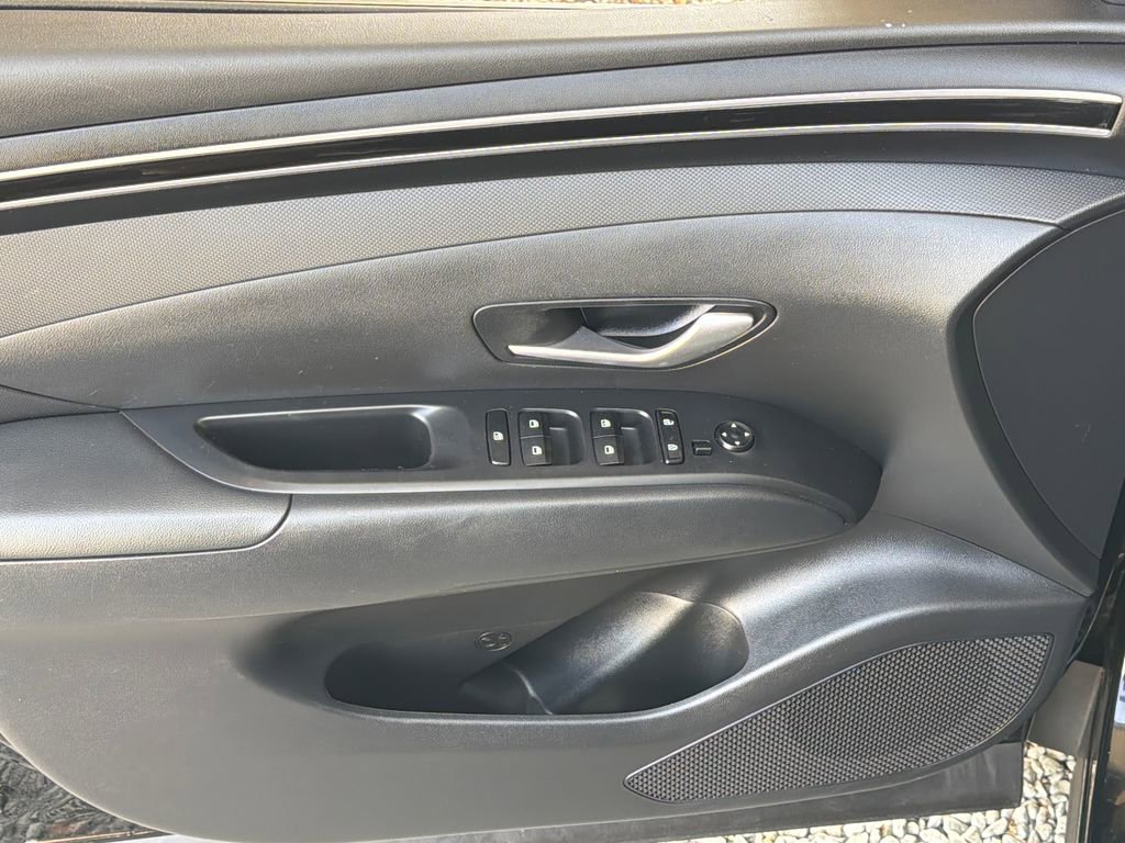 Used 2024 Hyundai Tucson SE image 3