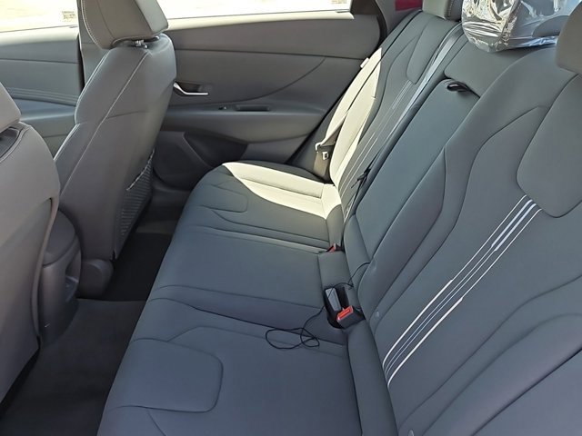Certified 2025 Hyundai Elantra SEL image 12