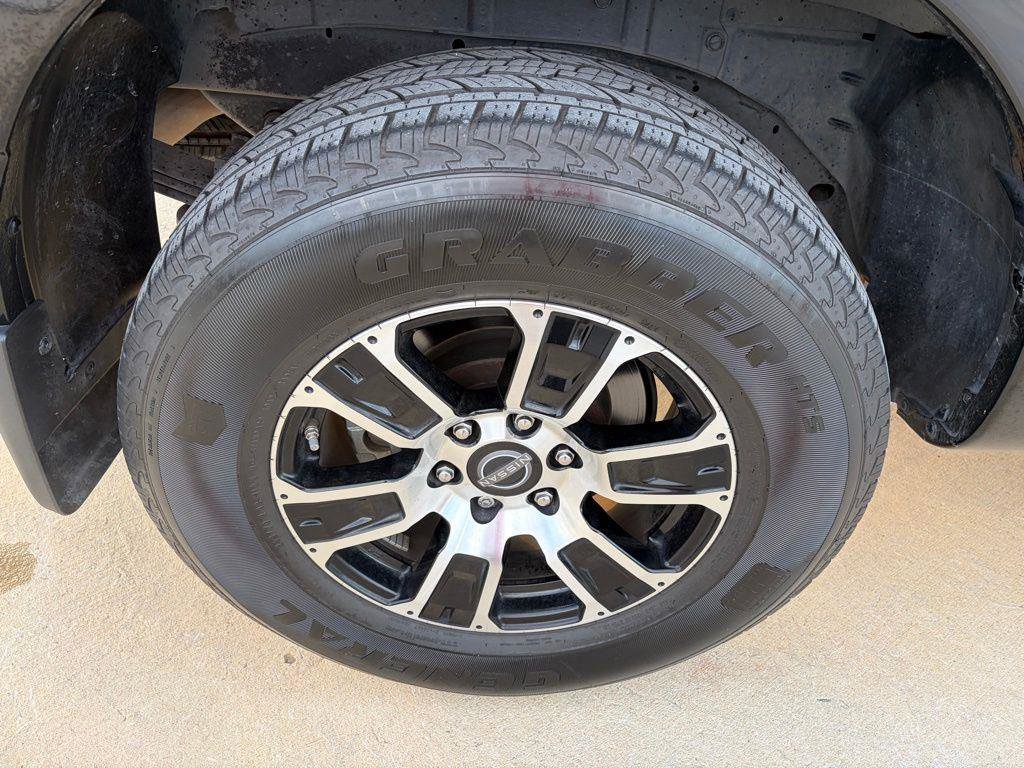 Used 2024 Nissan Titan SV w/ SV Convenience Package image 22