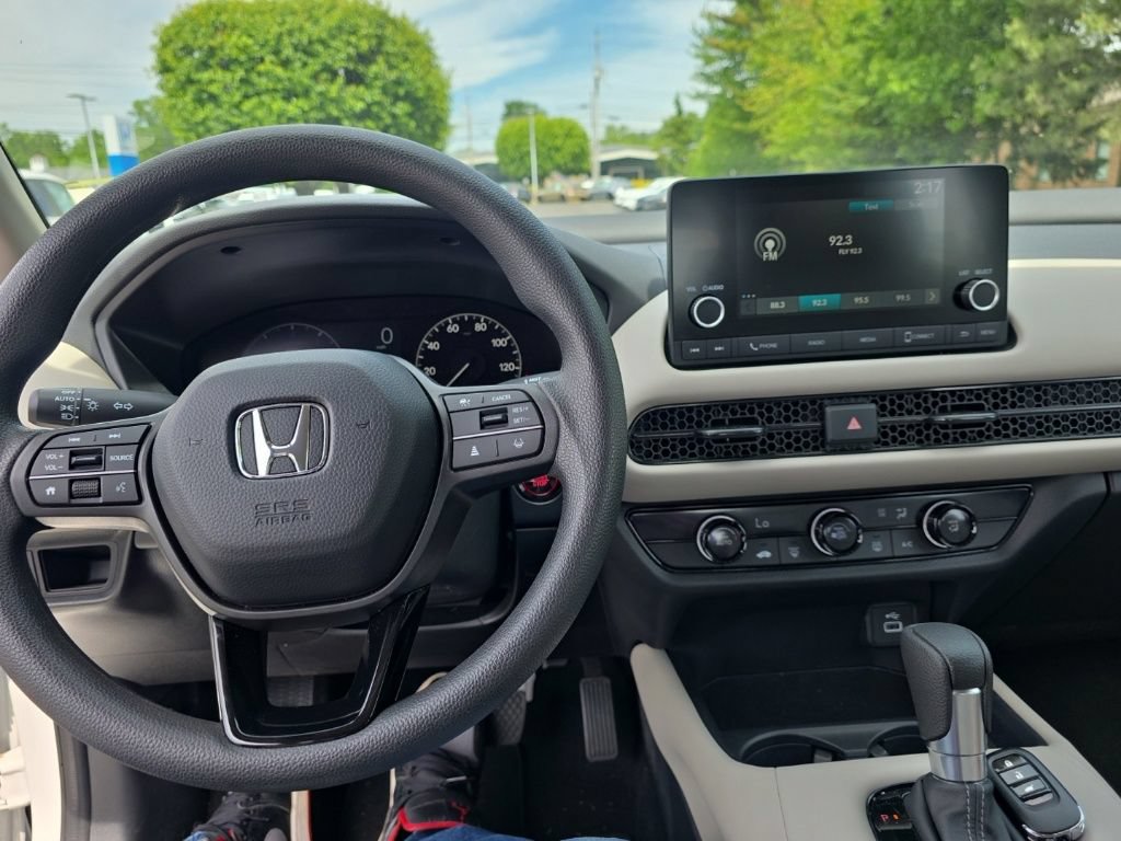 Used 2025 Honda HR-V LX image 22