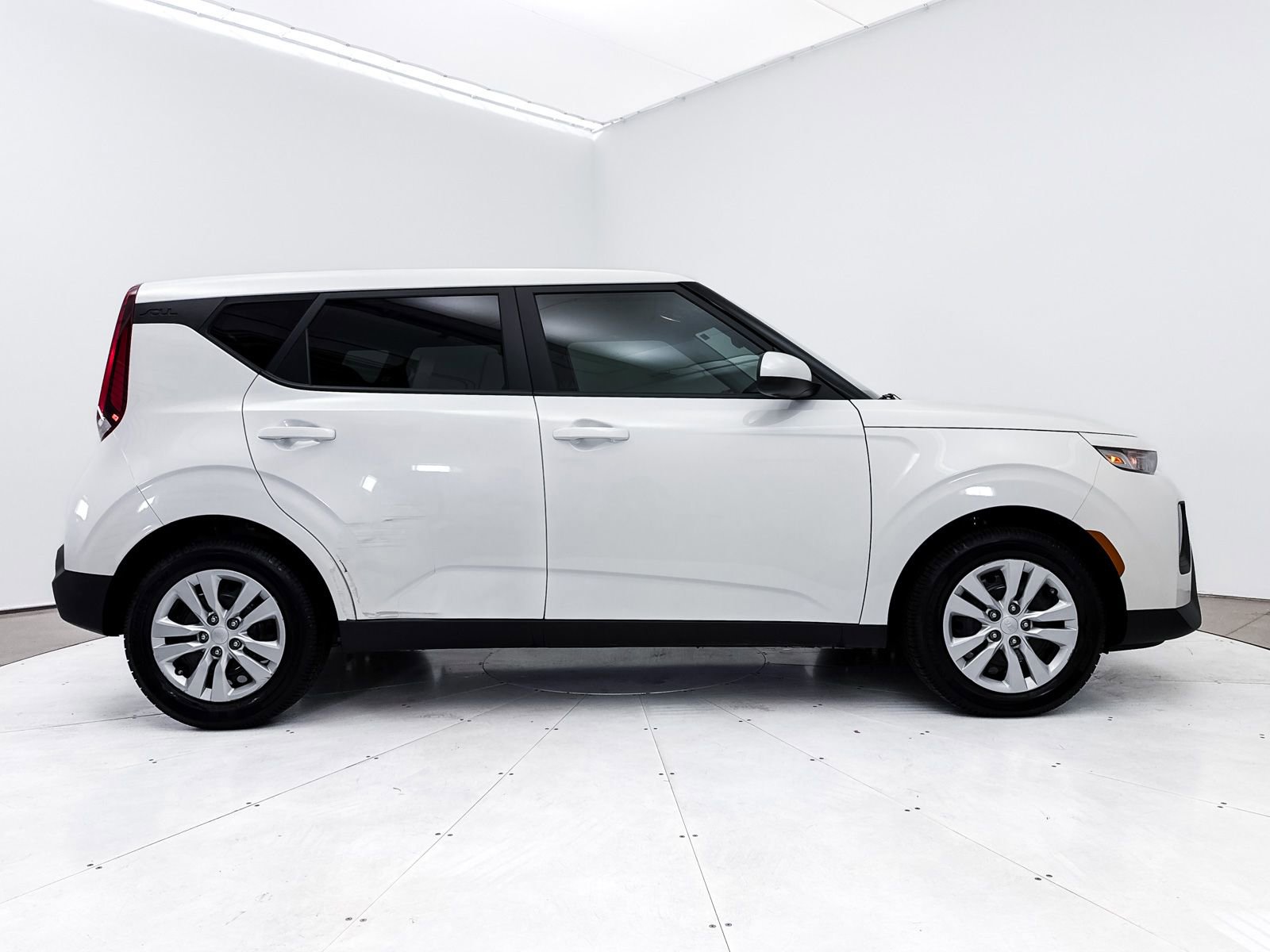 Used 2021 Kia Soul LX image 38
