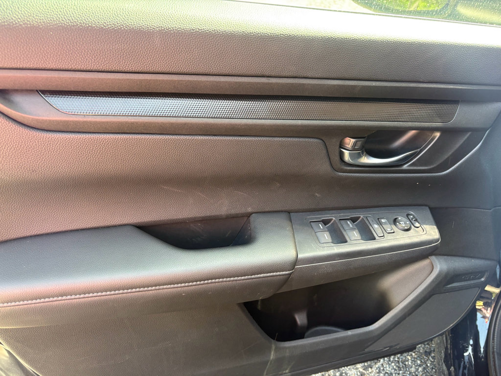 Used 2025 Honda CR-V LX image 14
