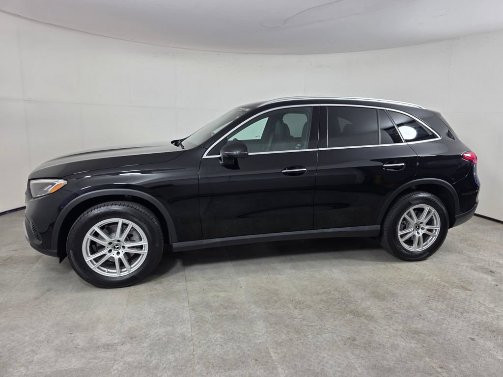 Certified 2025 Mercedes-Benz GLC 300 image 7